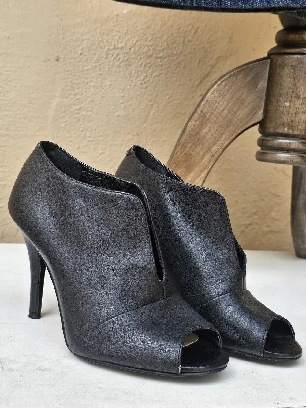 Nine West Black Leather Ambrosia Slip On Peep Toe Heels